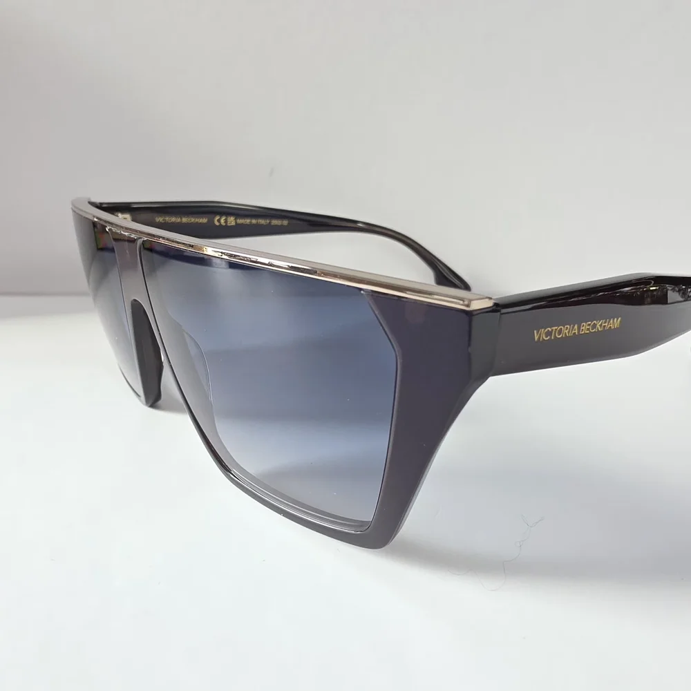 Victoria Beckham Black Sunglasses - Picture 2 of 6